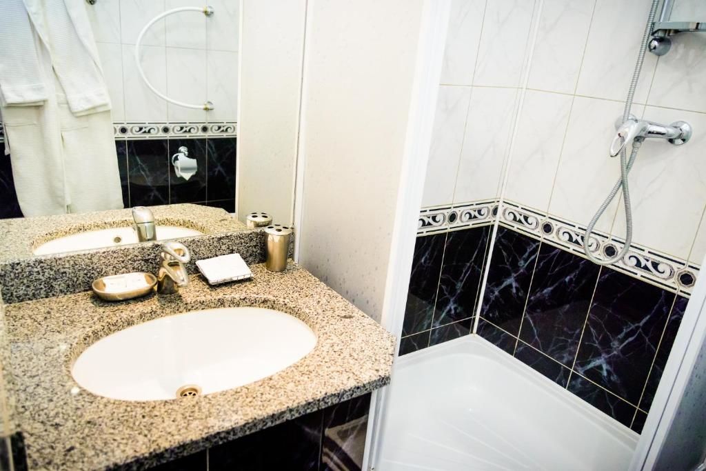 Отель Hotel Mon Senior Бердянск