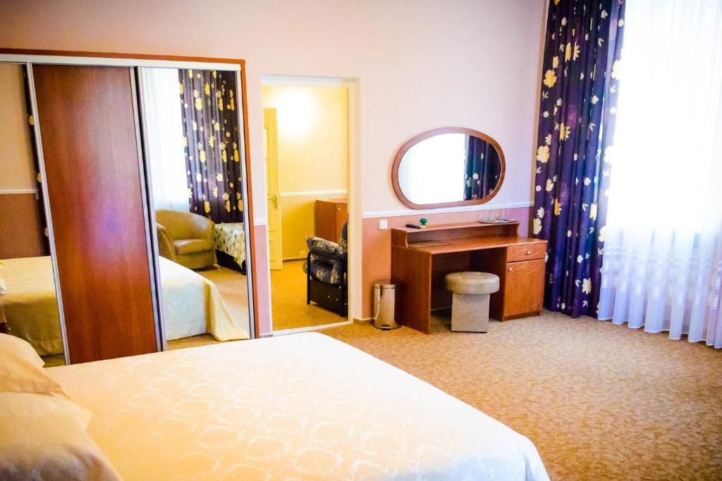 Отель Hotel Mon Senior Бердянск-79